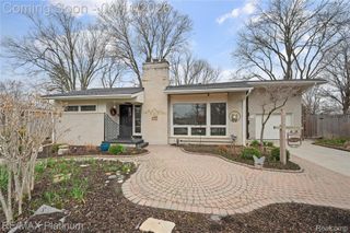 2454 N Middlebelt Road N, West Bloomfield Charter Township, MI 48324