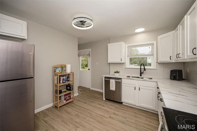 270 E Skyline Drive, Ballwin, MO 63011