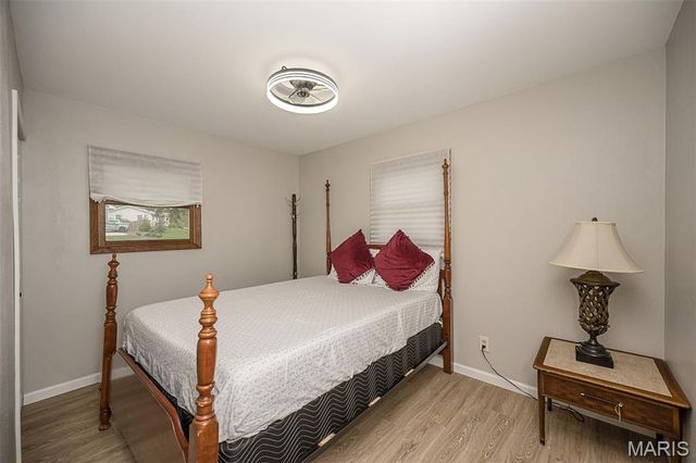 270 E Skyline Drive, Ballwin, MO 63011