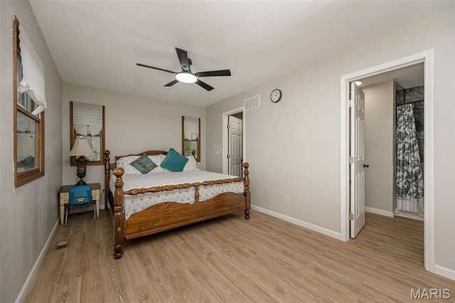 270 E Skyline Drive, Ballwin, MO 63011
