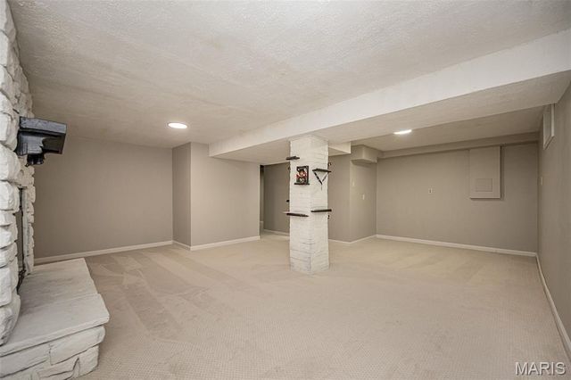 270 E Skyline Drive, Ballwin, MO 63011