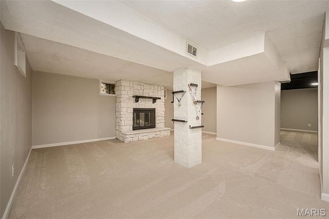 270 E Skyline Drive, Ballwin, MO 63011