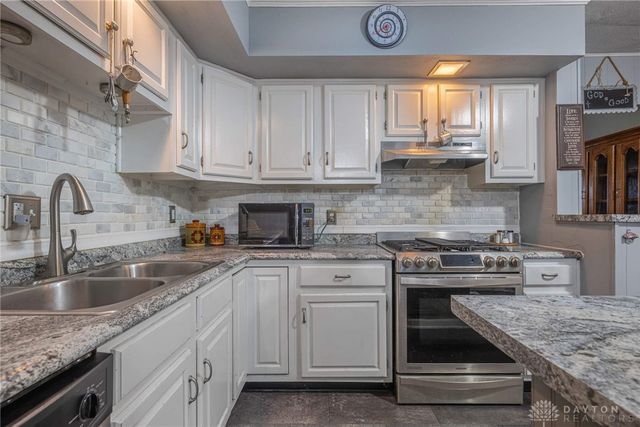 1808 Burnside Drive, Miamisburg, OH 45342