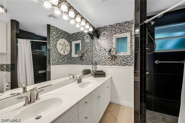 146 Greenbrier ST, Marco Island, FL 34145