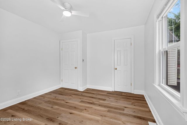 4868 Brenda Dr, Louisville, KY 40219