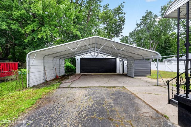 4868 Brenda Dr, Louisville, KY 40219