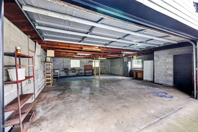 4868 Brenda Dr, Louisville, KY 40219