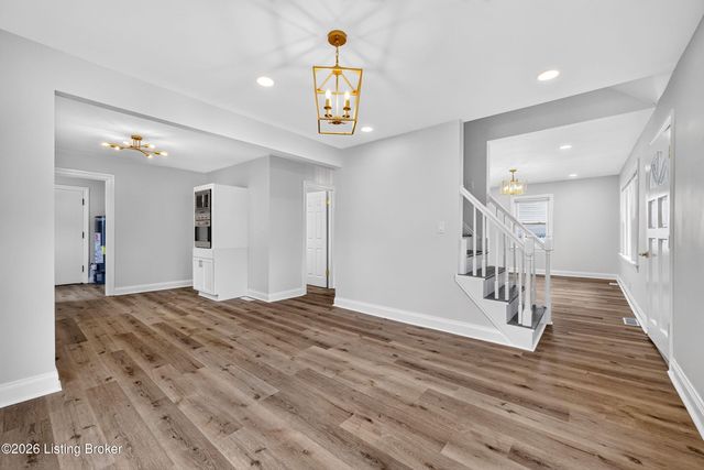 4868 Brenda Dr, Louisville, KY 40219