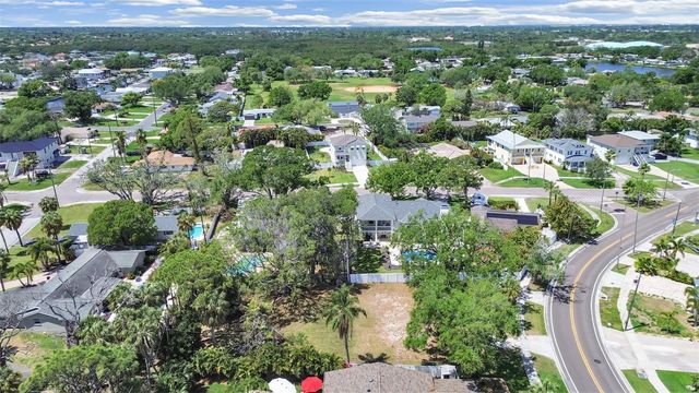 5438 BAYOU GRANDE BOULEVARD NE, St Petersburg, FL 33703