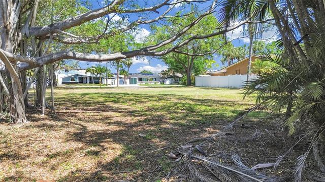5438 BAYOU GRANDE BOULEVARD NE, St Petersburg, FL 33703