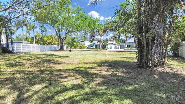 5438 BAYOU GRANDE BOULEVARD NE, St Petersburg, FL 33703