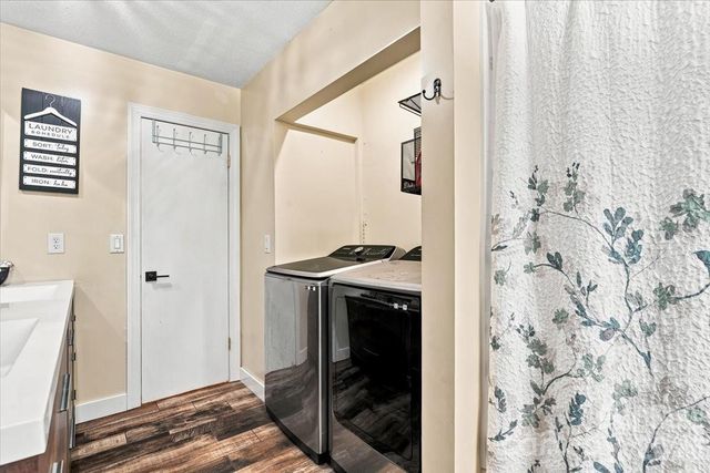216 Dundeve Circle, Hendersonville, NC 28792