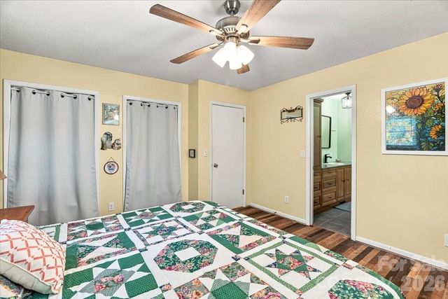 216 Dundeve Circle, Hendersonville, NC 28792