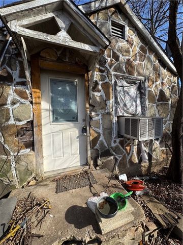 207 Campbell Street, Berryville, AR 72616