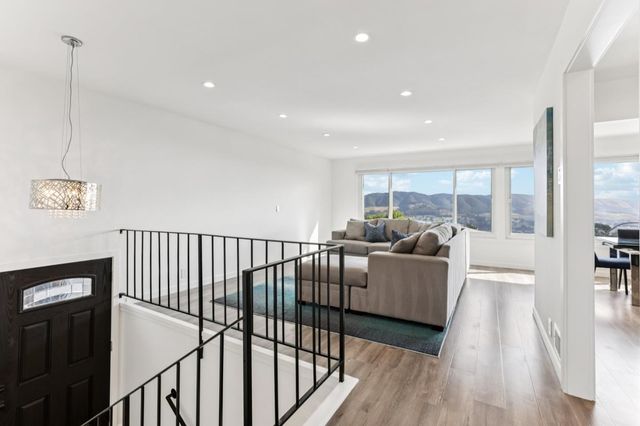 99 Parnell Avenue, Daly City, CA 94015