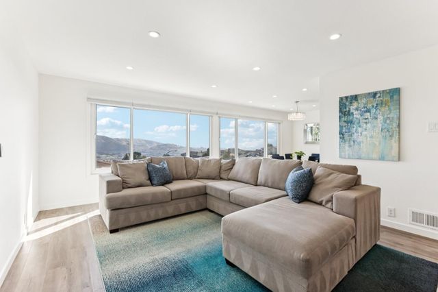 99 Parnell Avenue, Daly City, CA 94015