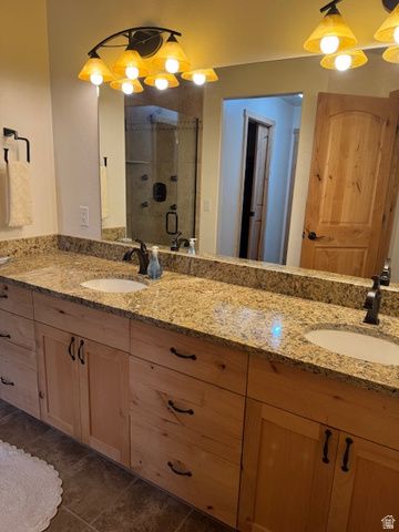 827 N PALISADE DR, Moab, UT 84532