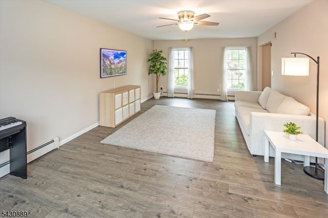 78 Forest Way, Hanover Twp., NJ 07950