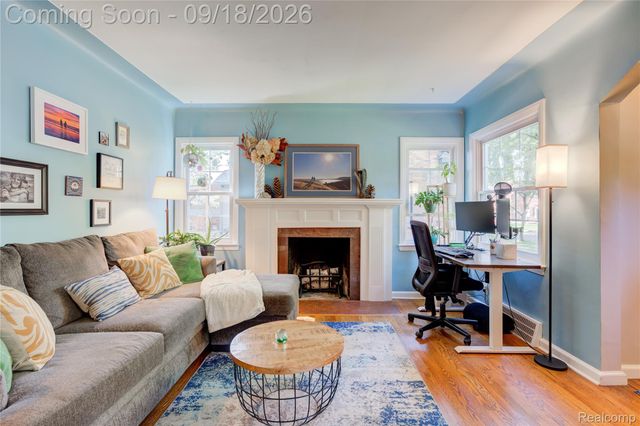 88 Amherst Road, Pleasant Ridge, MI 48069