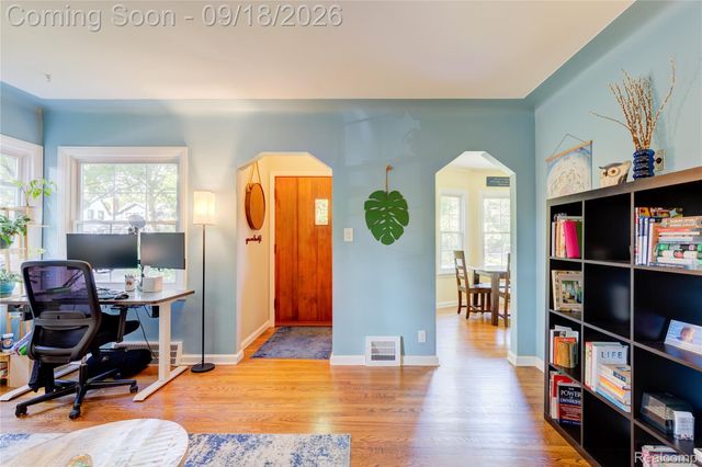 88 Amherst Road, Pleasant Ridge, MI 48069