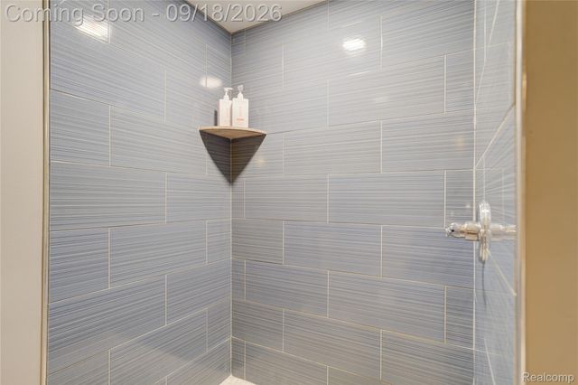 88 Amherst Road, Pleasant Ridge, MI 48069