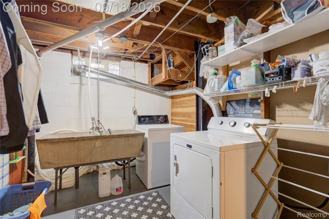 88 Amherst Road, Pleasant Ridge, MI 48069