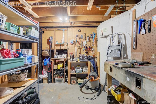 88 Amherst Road, Pleasant Ridge, MI 48069