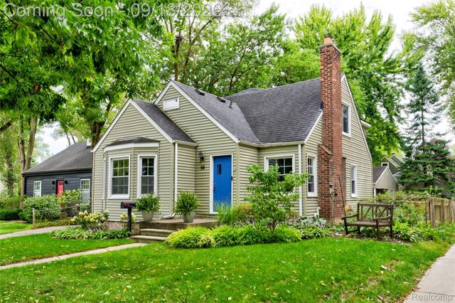 88 Amherst Road, Pleasant Ridge, MI 48069