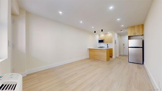 63-52 Saunders Street 2B, Rego Park, NY 11374