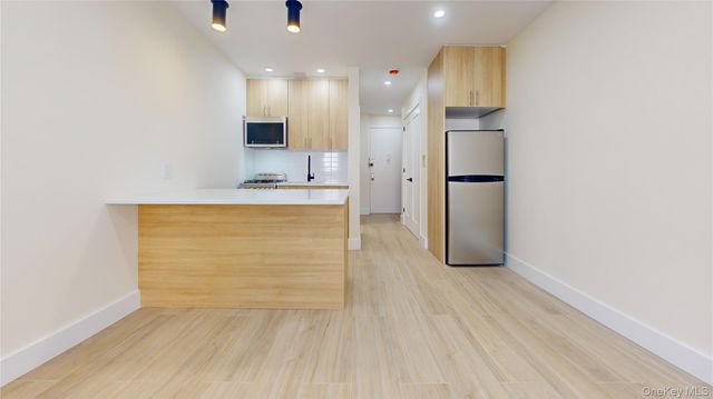 63-52 Saunders Street 2B, Rego Park, NY 11374