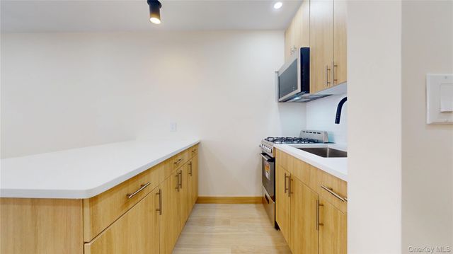 63-52 Saunders Street 2B, Rego Park, NY 11374
