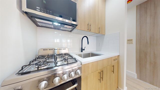 63-52 Saunders Street 2B, Rego Park, NY 11374