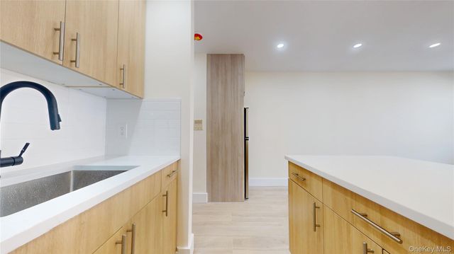 63-52 Saunders Street 2B, Rego Park, NY 11374