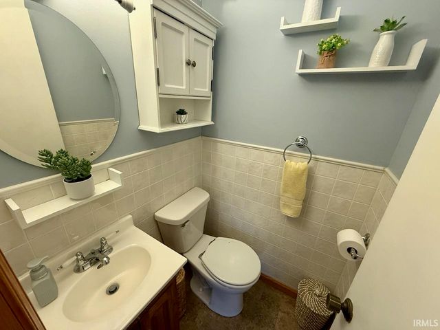 81 E 200 S, Princeton, IN 47670