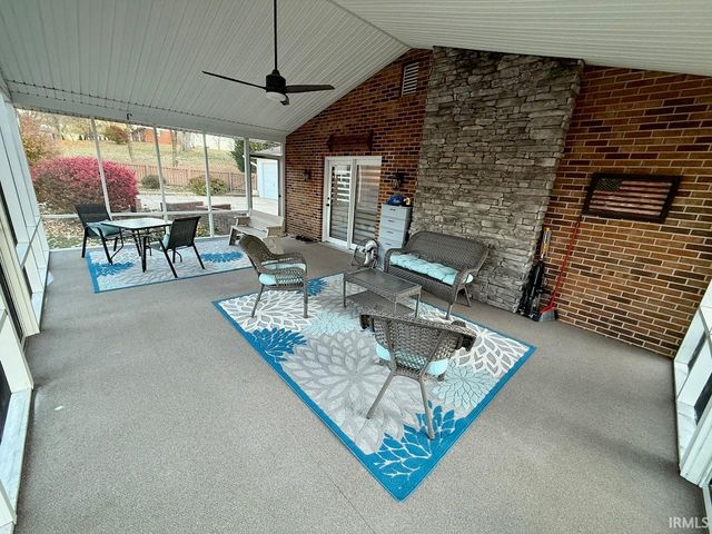 81 E 200 S, Princeton, IN 47670