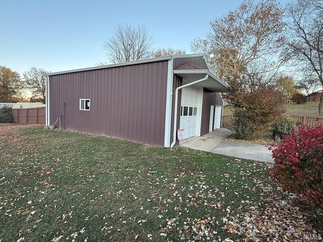 81 E 200 S, Princeton, IN 47670