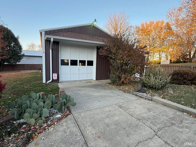 81 E 200 S, Princeton, IN 47670