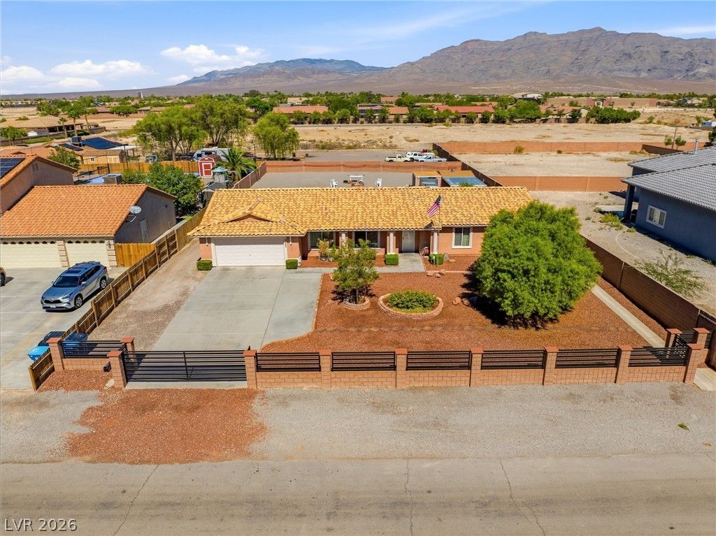 6560 Whispering Sands Drive, Las Vegas, NV 89131 — exterior