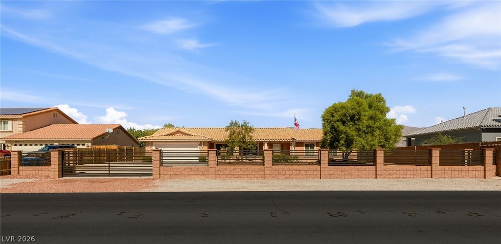 6560 Whispering Sands Drive, Las Vegas, NV 89131 — photo 2