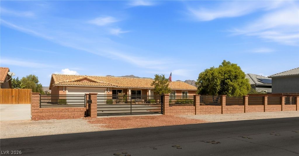 6560 Whispering Sands Drive, Las Vegas, NV 89131 — photo 3