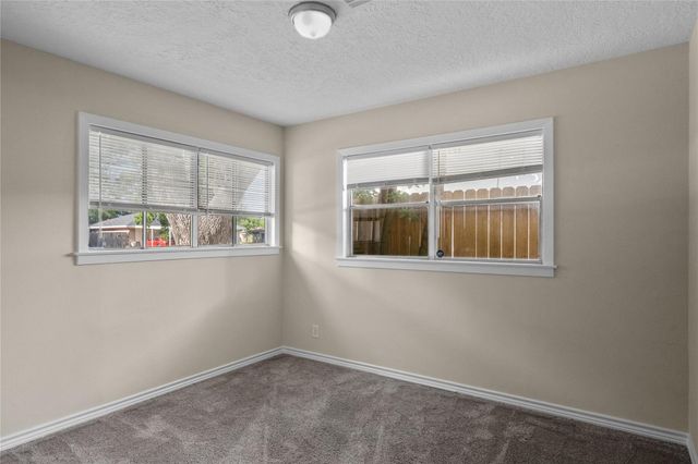 1909 16th Avenue N, Texas City, TX 77590