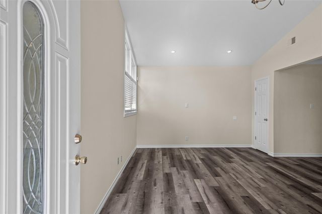 1909 16th Avenue N, Texas City, TX 77590