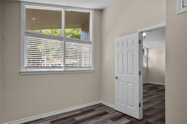 1909 16th Avenue N, Texas City, TX 77590