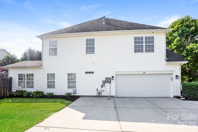 200 Golden Valley Drive, Mooresville, NC 28115