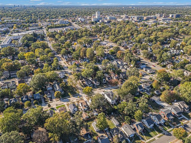 1007 Mohawk Avenue, Royal Oak, MI 48067