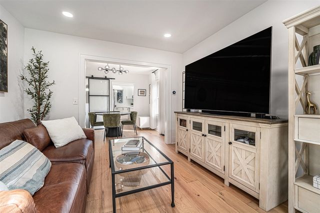 1007 Mohawk Avenue, Royal Oak, MI 48067