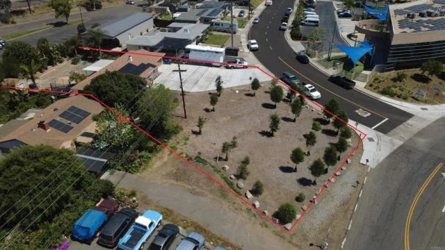 2094 Thibodo Ct, Vista, CA 92081