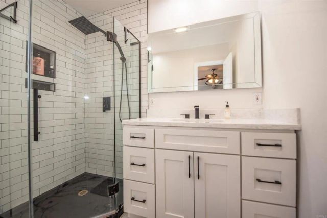 2094 Thibodo Ct, Vista, CA 92081