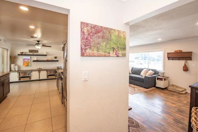 2094 Thibodo Ct, Vista, CA 92081