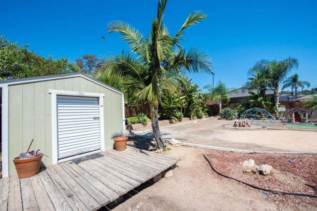 2094 Thibodo Ct, Vista, CA 92081